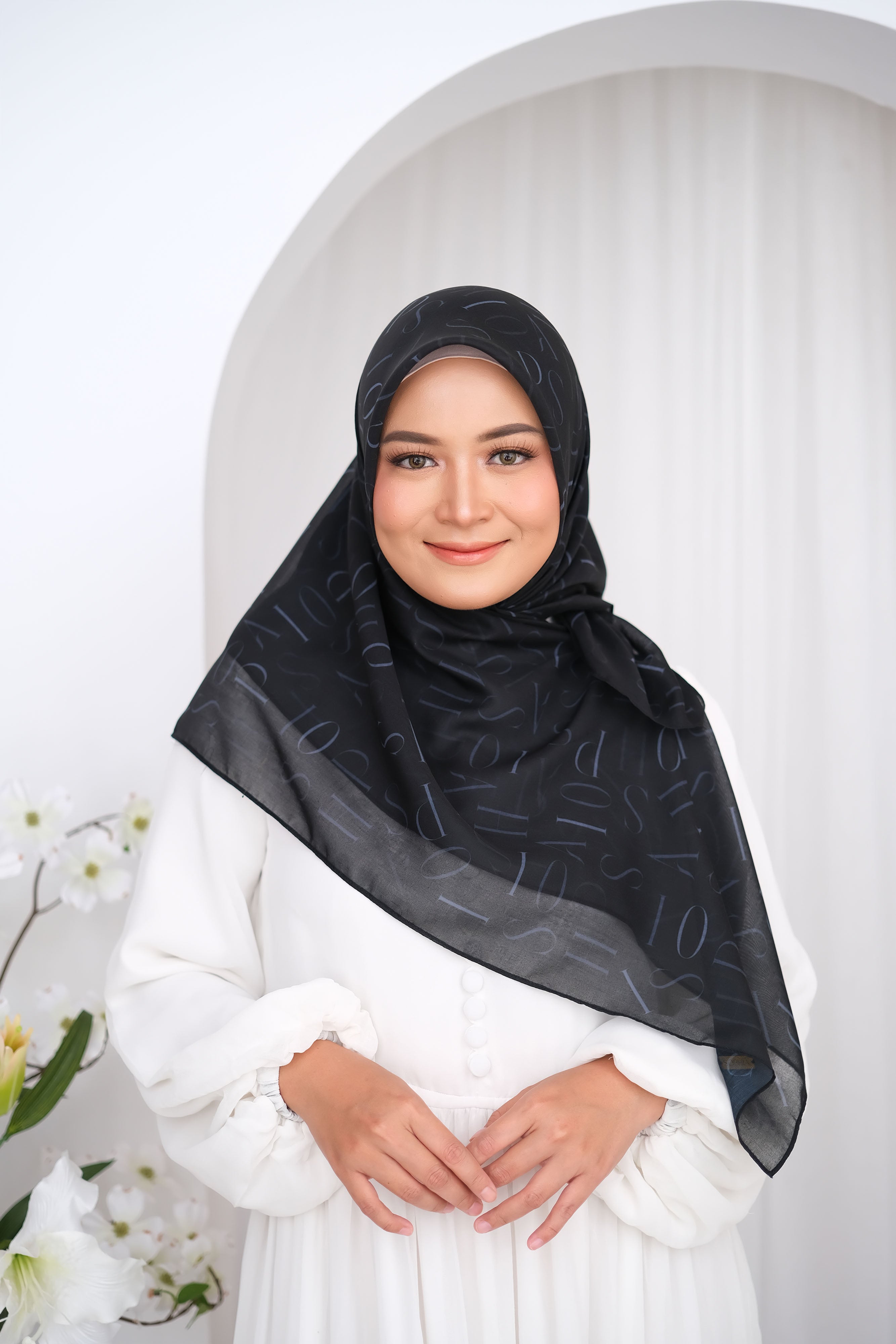 Sophia Scarves Signature Black